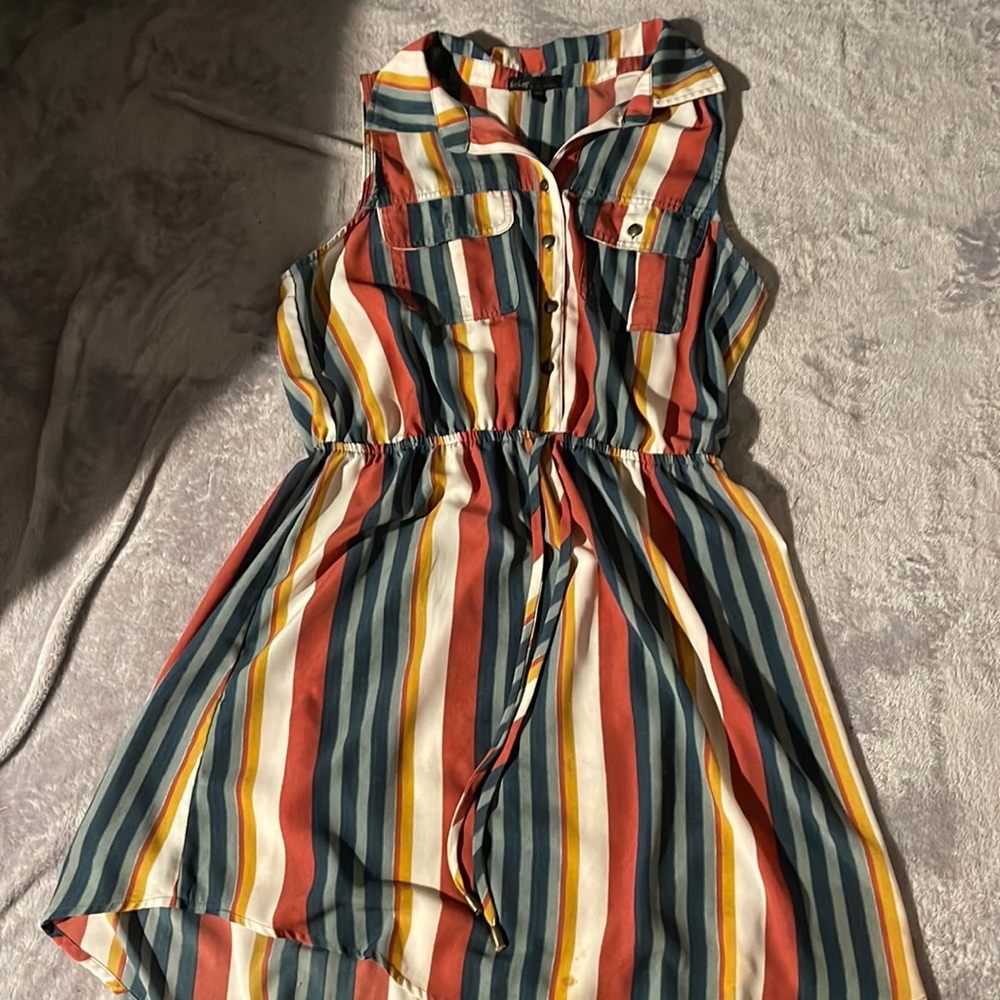 brand bebop has lots of colorful stripes size large